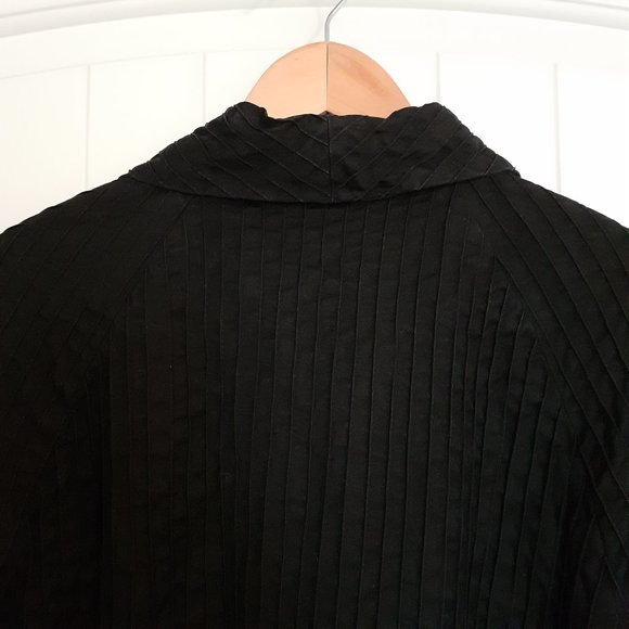 Vintage Tuxster Double Breasted Pintuck Cape with Neck Tie Black - Picture 8 of 11
